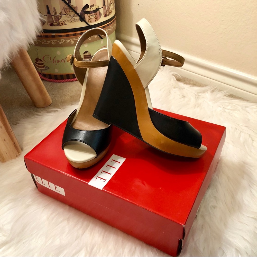 Elle Color-Block Tan & Black Open Toe Wedges 8